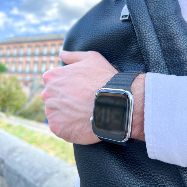 Apple Watch Leather Magnetic Band - Abeona
